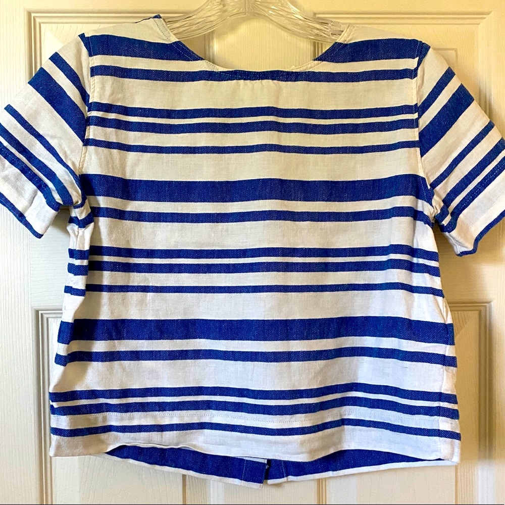 Blue/white Levi’s top